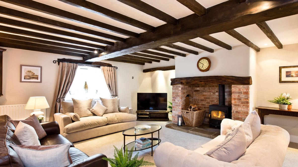 Great Longstone House | Cosy 3 bedroom barn conversion in the village of Great Longstone, close to Bakewell