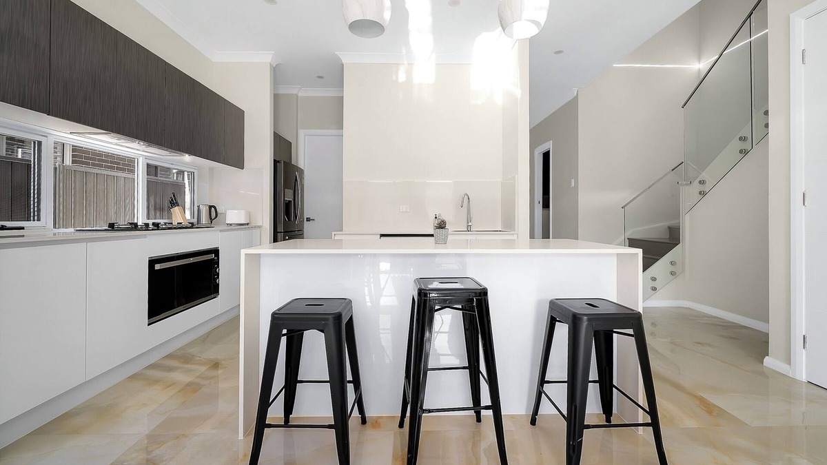 Glen Alpine House | Cosy 5 Bedroom 3 Bathroom New Guest House in Campbelltown