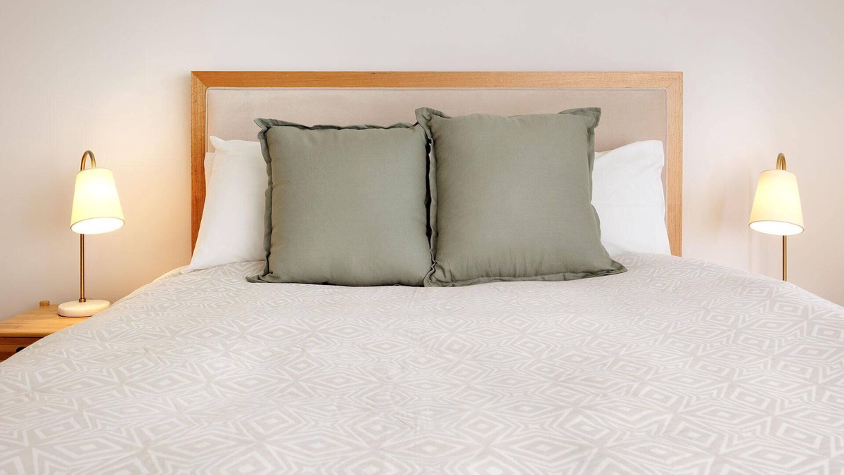 South Albury Apartment | Cosy and Chic on Olive - Stylish one bedroom apartment in central Albury