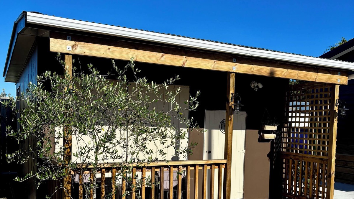 Whakatane Apartment | Cosy and comfortable studio for two, a breakaway worth exploring.