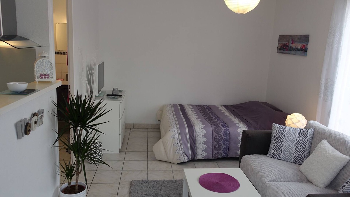 Saint-Medard-en-Jalles Apartment | Cosy and quiet new studio with TERRACE between Bordeaux and the ocean