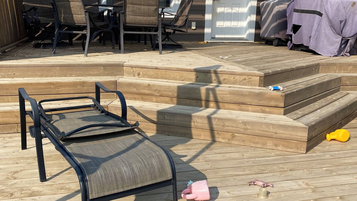 Saskatoon House | Cosy and modern 3 Bedroom house with garage and hottub.