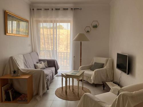 Is-Salina Apartment | Cosy and Peaceful Seaside Vintage-Style Apartment