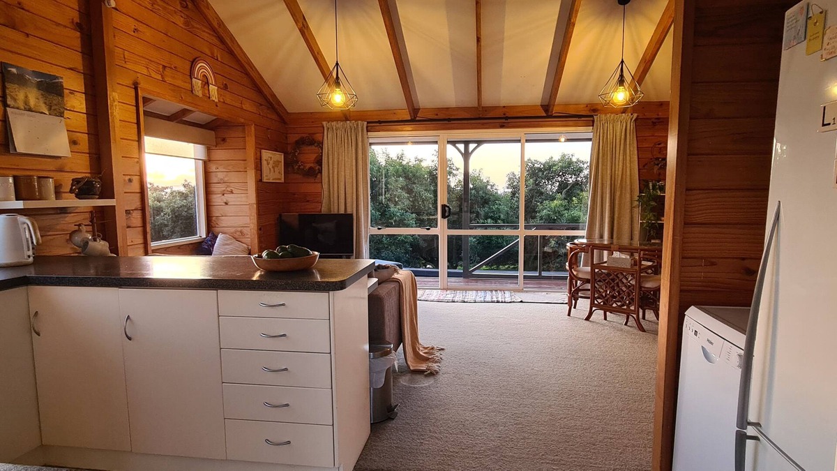 Ohauiti Cottage | Cosy and Quiet Rural Cottage Close to the City
