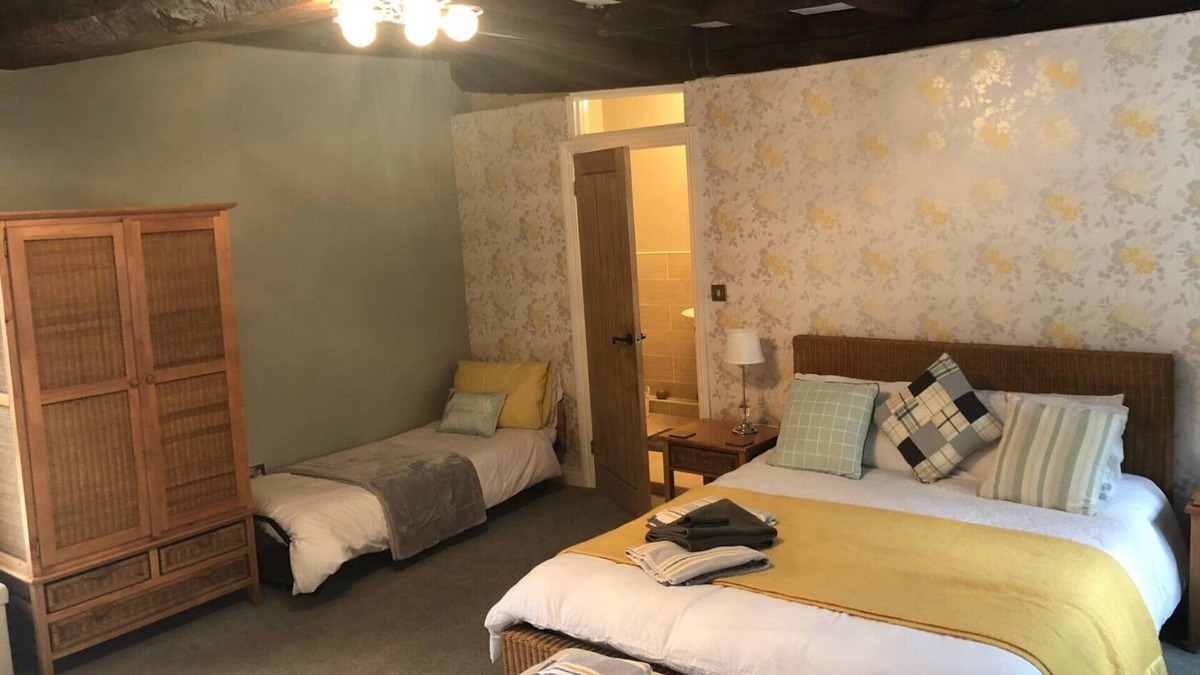 Cutnall Green House | Cosy Annexe in semi rural barn conversion. Beautiful location.