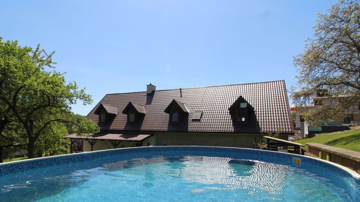 Cerny Dul Apartment | Cosy apartment for 6 people with private pool, WIFI, TV, terrace and parking