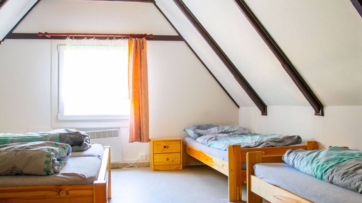 Hradec Kralove House | Cosy apartment in villa for 12 guests with WIFI, TV, patio and pets allowed