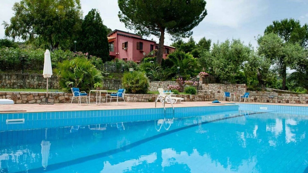 Collesano Villa | Cosy apartment in villa with WIFI, pool, A/C, TV, patio, panoramic view, parking, close to Cefalù