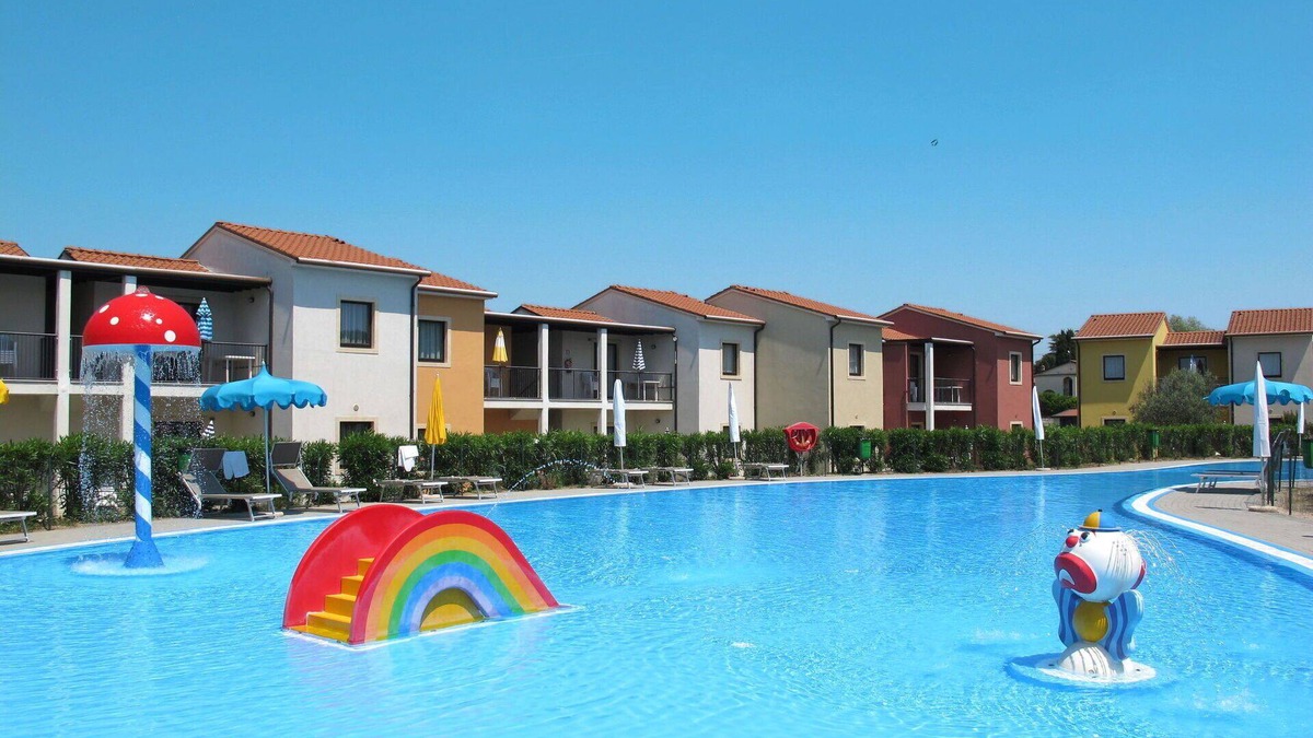 Cavalcaselle Apartment | Cosy apartment for 6 people with pool, WIFI, A/C, TV, terrace and parking