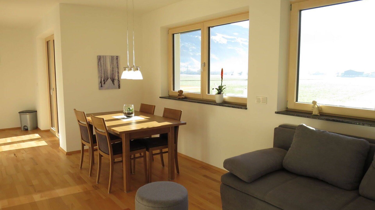 Strass im Zillertal Apartment | Cosy apartment for 4 people with WIFI, TV, balcony and parking