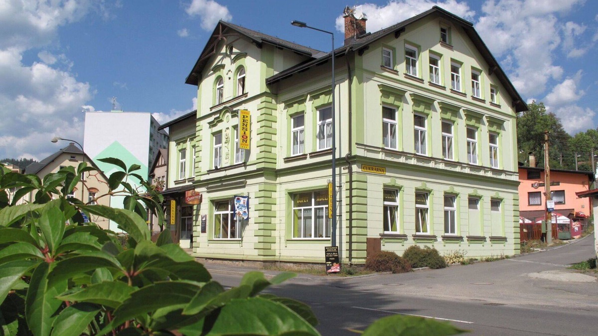 Tanvald Apartment | Cosy apartment for 12 people with WIFI, TV, pets allowed and parking