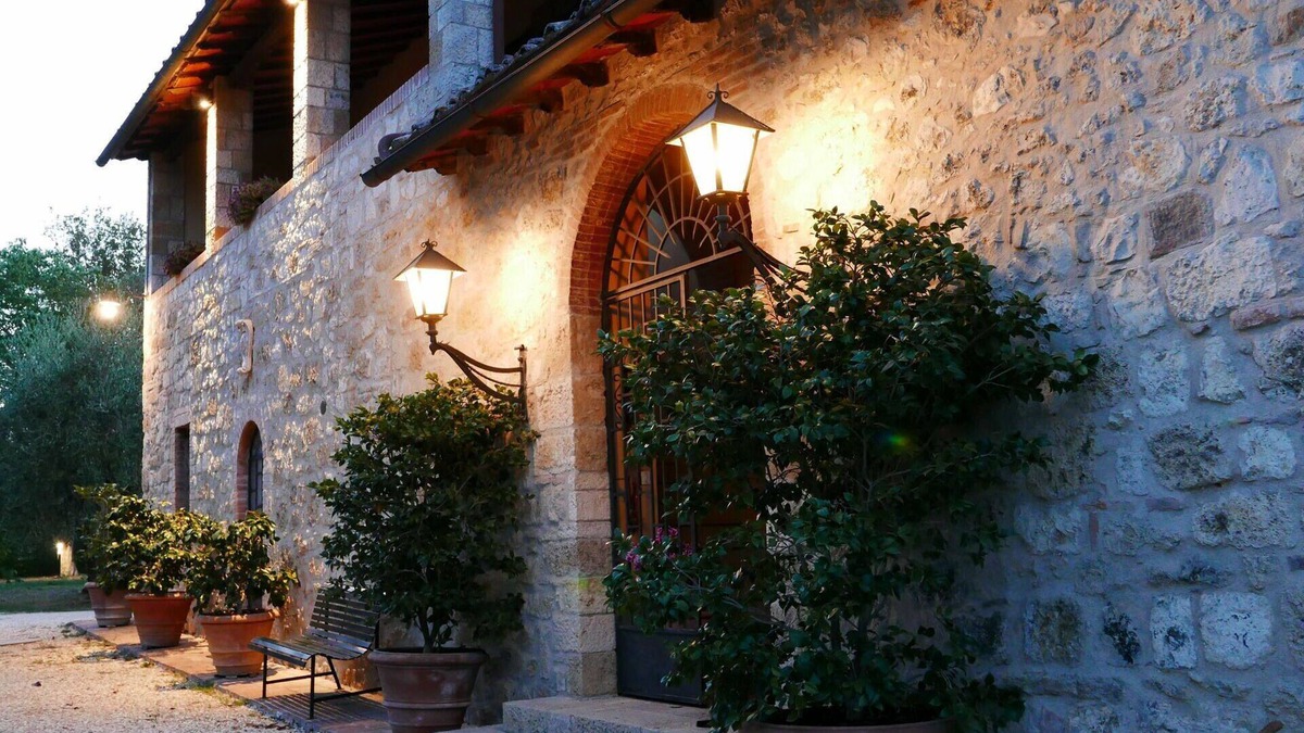Colle di Val d'Elsa Villa | Cosy apartment in villa with pool, WIFI, TV, patio, panoramic view, parking, close to San Gimignano