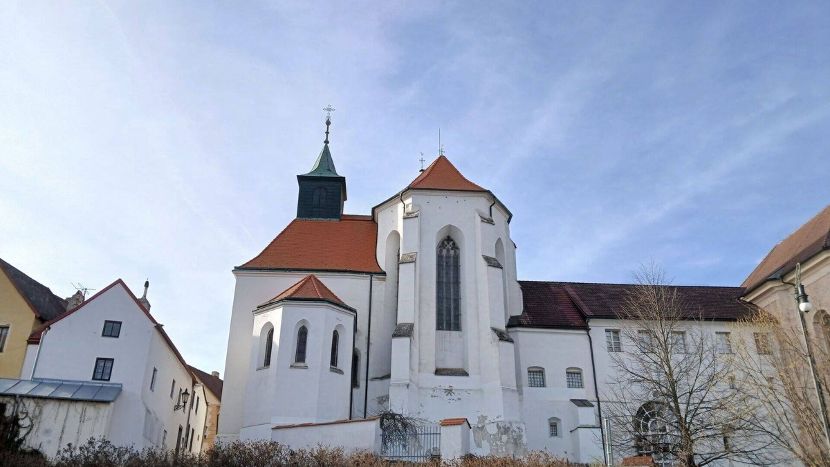Jindrichuv Hradec Apartment | Cosy apartment for 4 people with WIFI, A/C, TV and parking