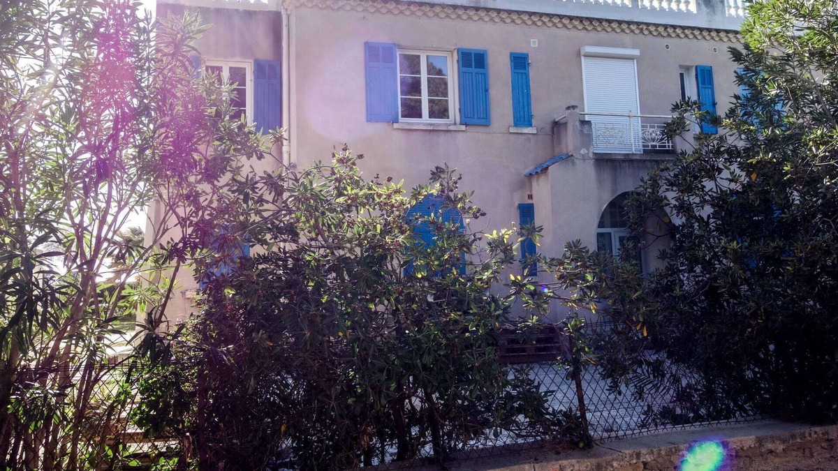 Les Lecques Apartment | Cosy apartment for 2 people with WIFI, A/C, TV and parking