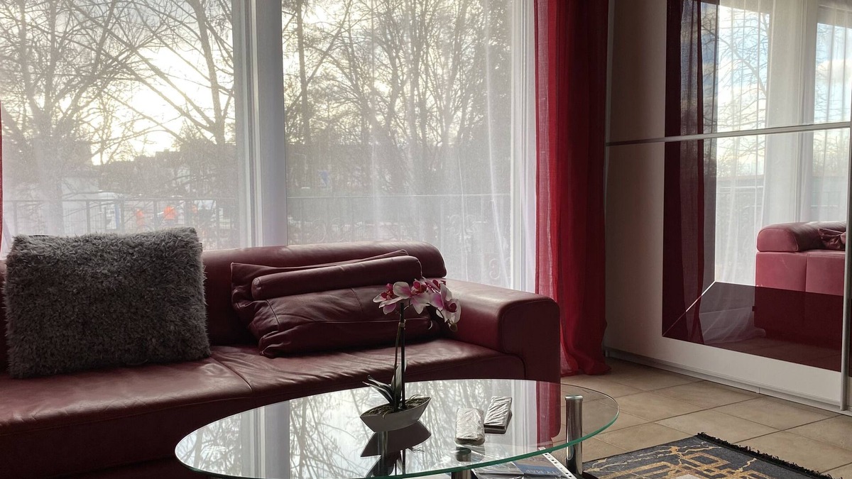 Weilbach Apartment | Cosy apartment, Smart TV WLAN, Eutelsat & Astra satellites, many parking spaces, A66 & A3