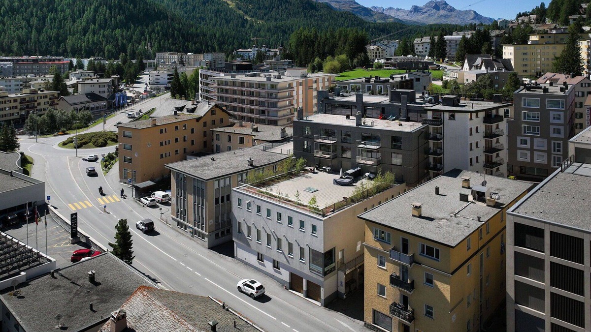 Sankt Moritz-Bad Apartment | Cosy apartment for 4 guests with WIFI, TV, terrace and panoramic view