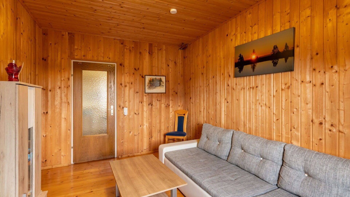 Albeck Apartment | Cosy apartment for 14 people with WIFI, TV, patio and parking