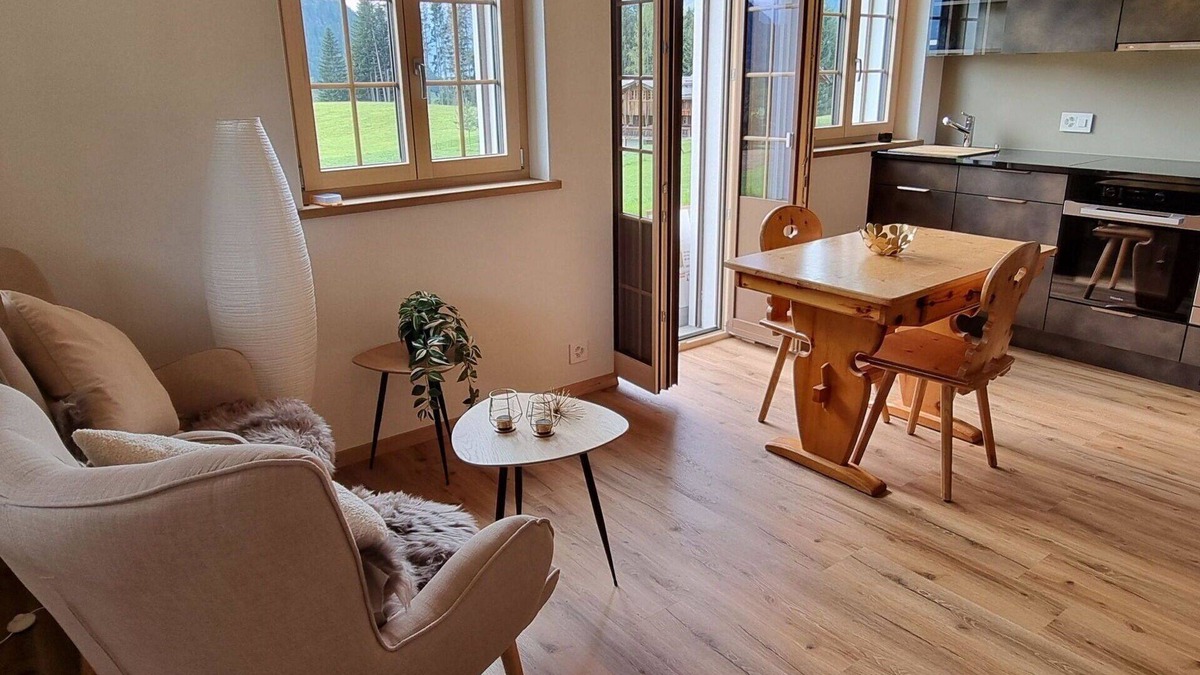 Saanen Apartment | Cosy apartment for 2 guests with WIFI and balcony