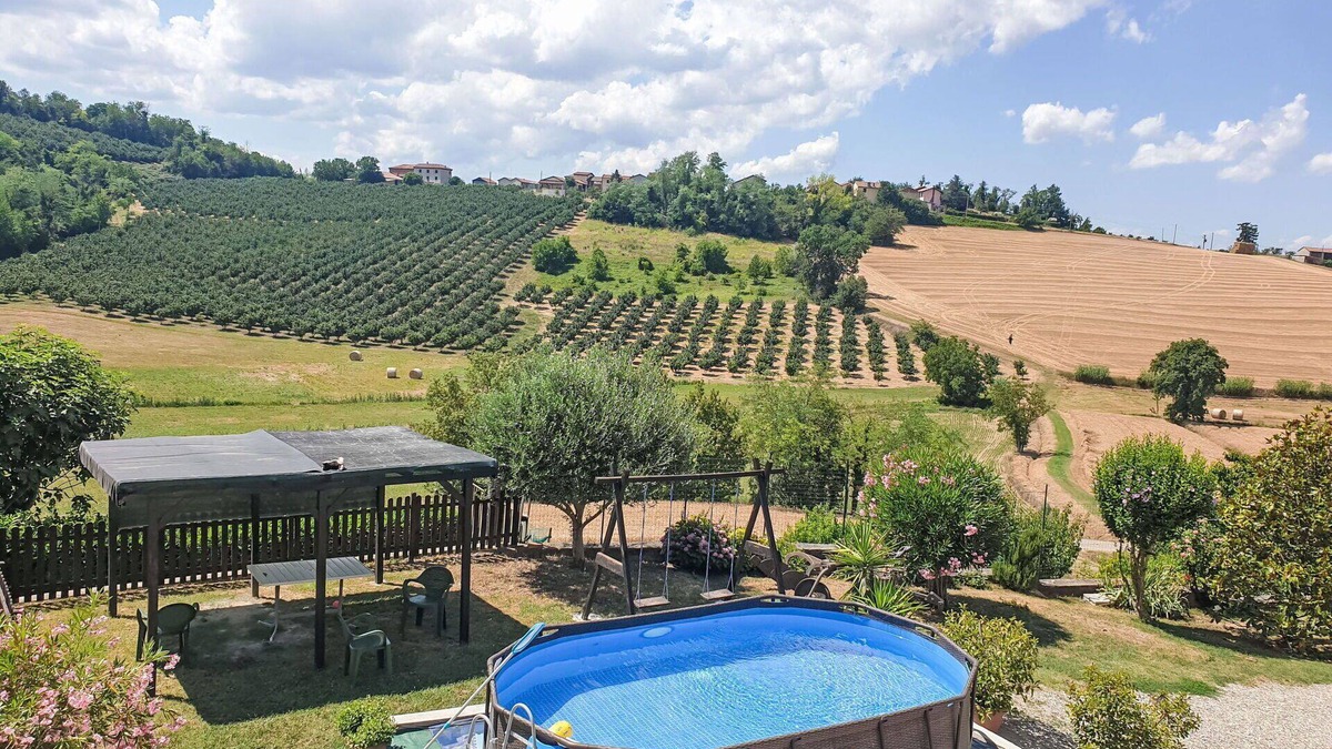 Penango Apartment | Cosy apartment for 2 people with WIFI, TV, patio, panoramic view and parking