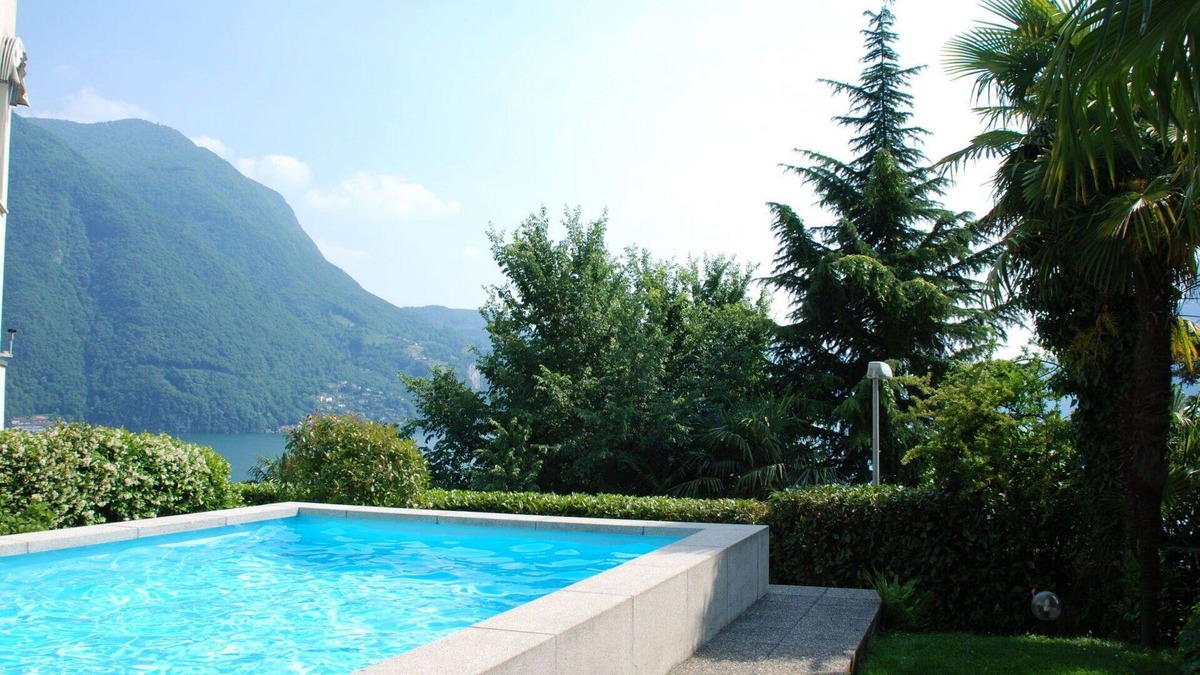 Castagnola Apartment | Cosy apartment for 2 people with WIFI, pool, TV, patio, panoramic view and parking