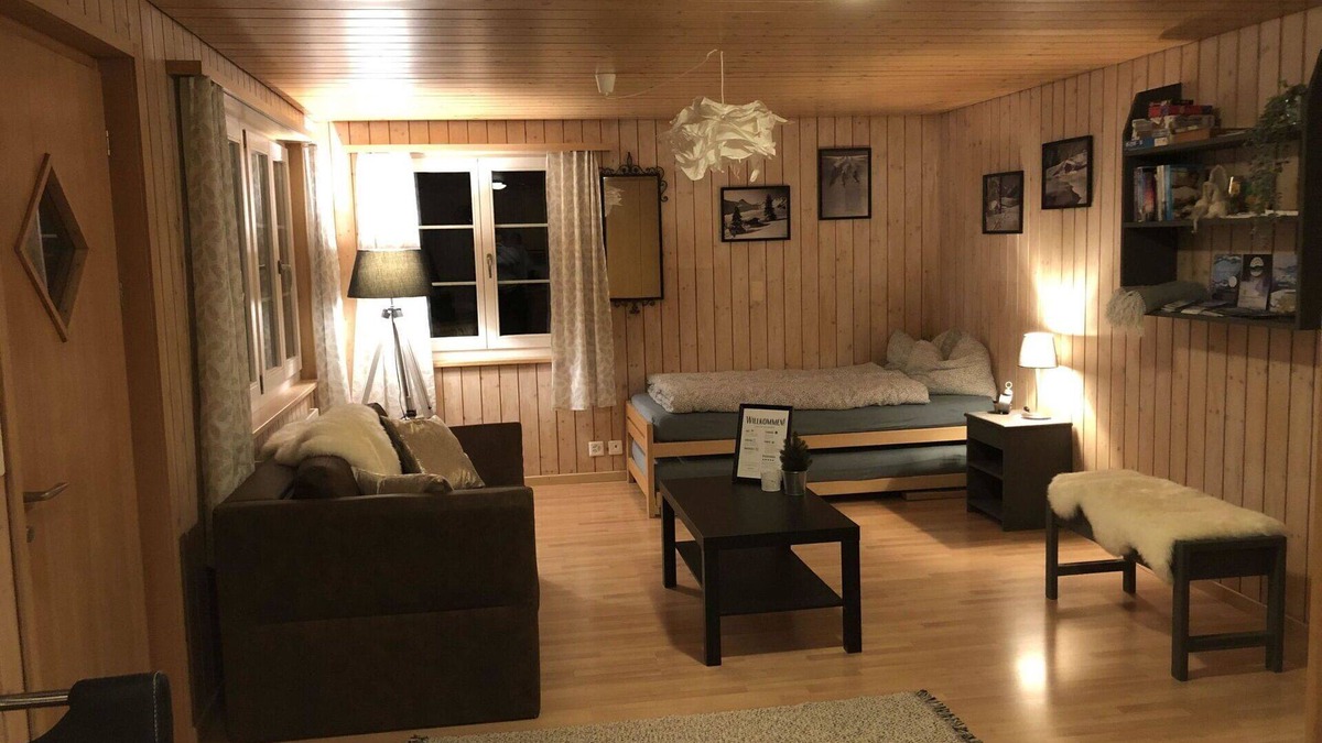 Adelboden Apartment | Cosy apartment for 3 guests with WIFI and balcony