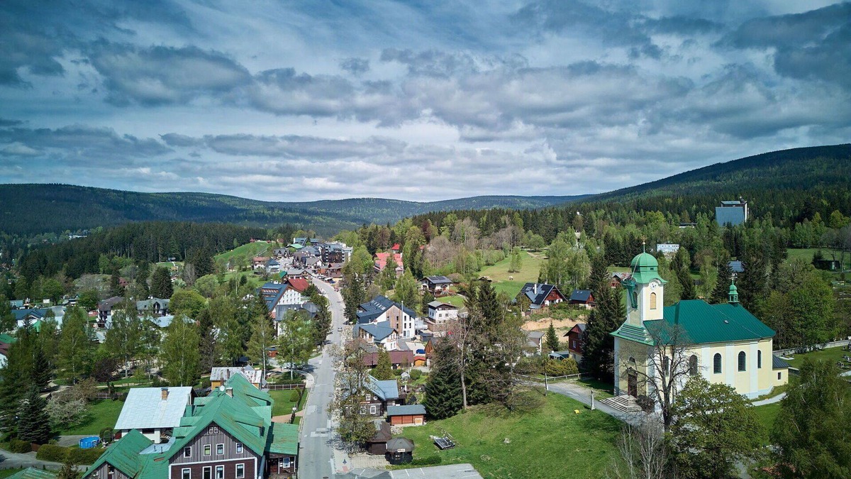 Harrachov Apartment | Cosy apartment for 3 guests with WIFI, TV, balcony and panoramic view