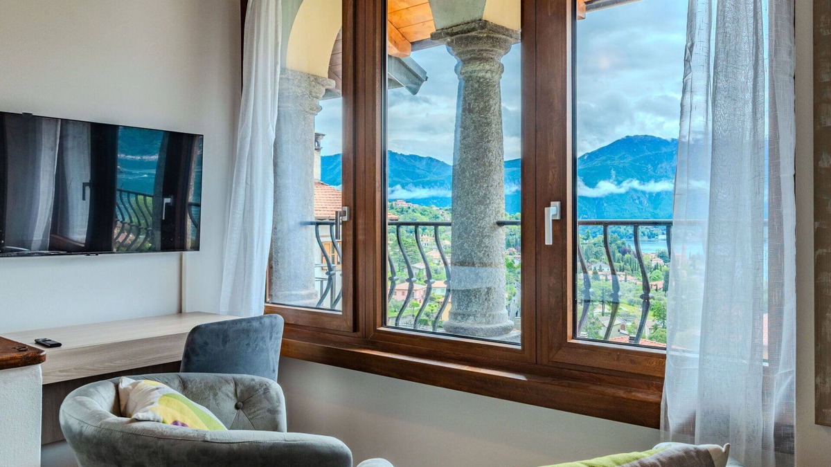 Azzano Apartment | Cosy apartment for 3 people with A/C, WIFI, TV and parking