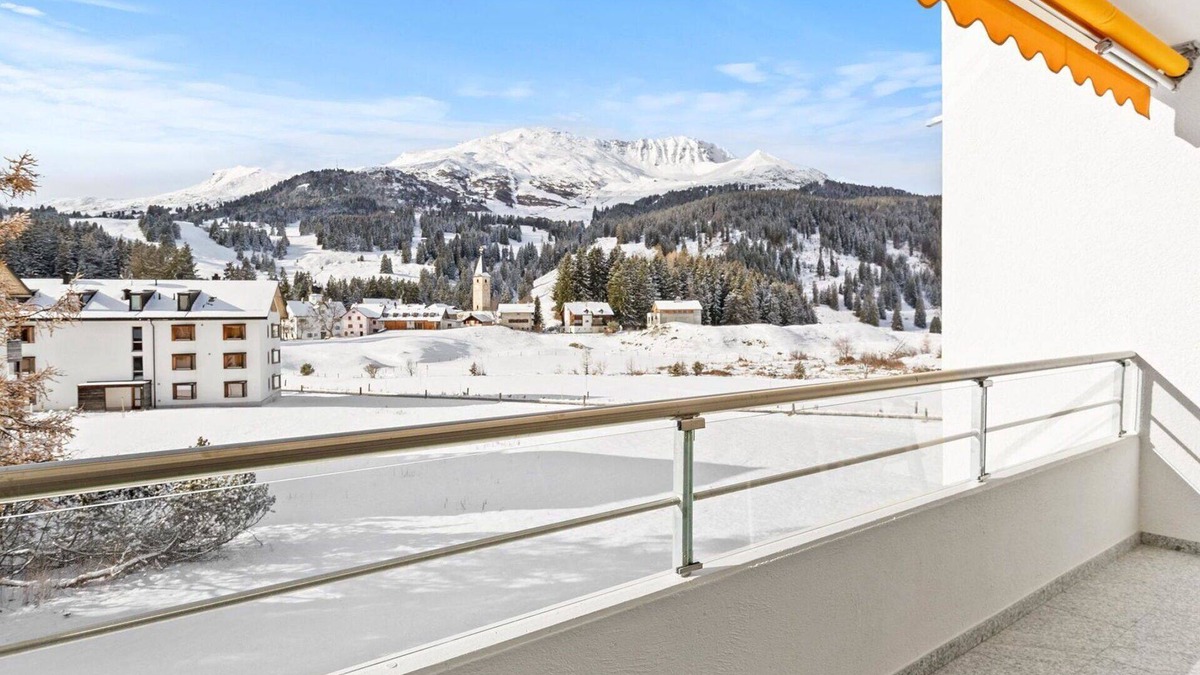 Parpan Apartment | Cosy apartment for 3 people with WIFI, TV and balcony