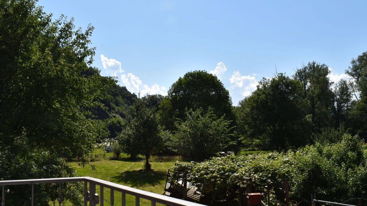 Magadino Apartment | Cosy apartment for 4 guests with WIFI, TV, balcony, pets allowed, panoramic view and parking