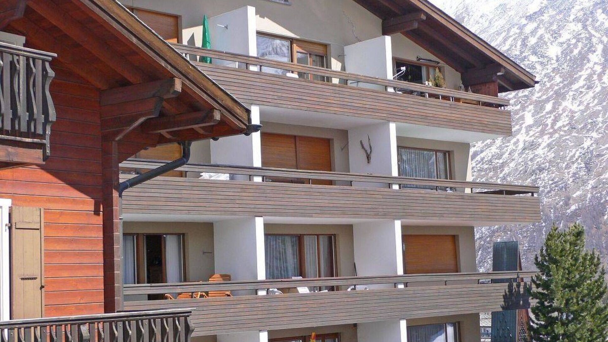 Saas-Fee Apartment | Cosy apartment for 4 guests with WIFI, TV and balcony