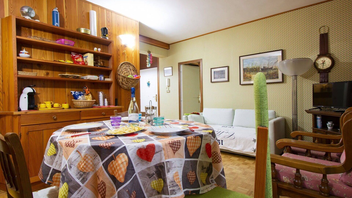 Abetone Apartment | Cosy apartment for 4 guests with WIFI, TV, terrace, pets allowed and parking