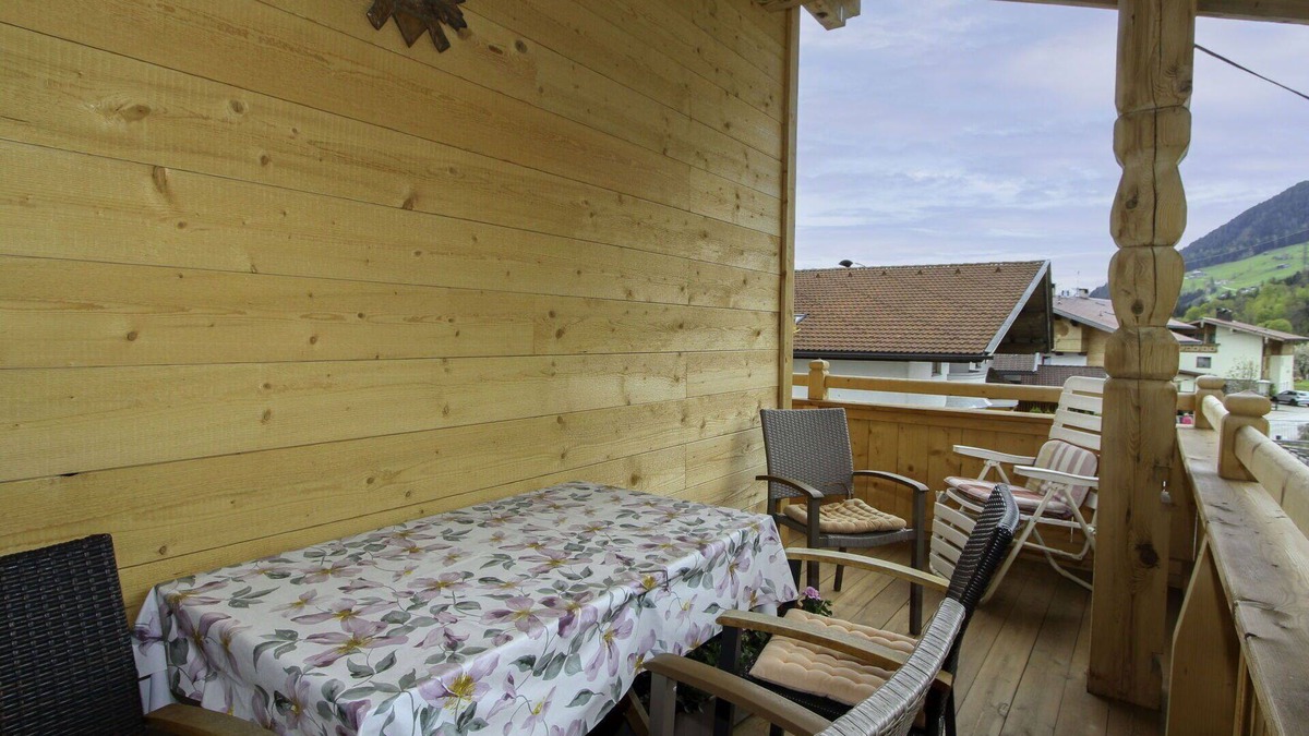 Fuegenberg Apartment | Cosy apartment for 4 guests with WIFI, TV, terrace, panoramic view and parking