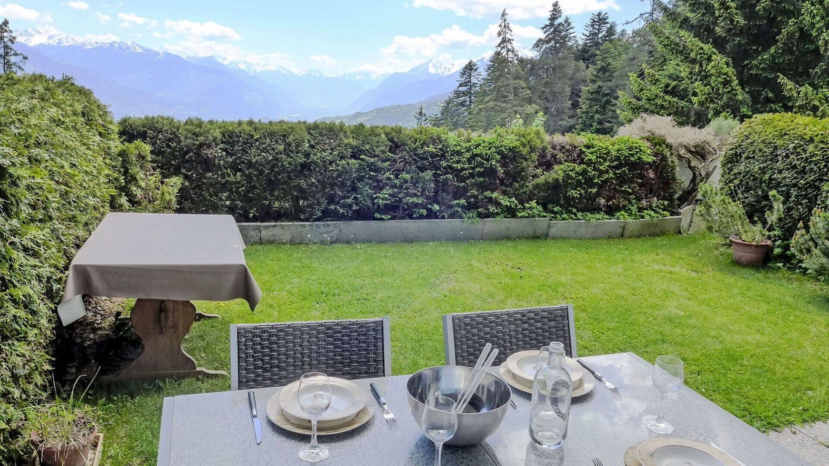 Icogne Apartment | Cosy apartment for 4 guests with WIFI, TV and terrace
