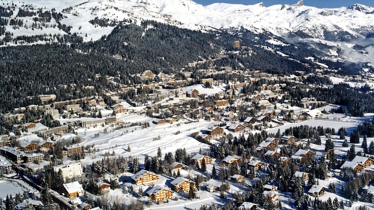 Chermignon Apartment | Cosy apartment for 4 guests with WIFI, TV and balcony