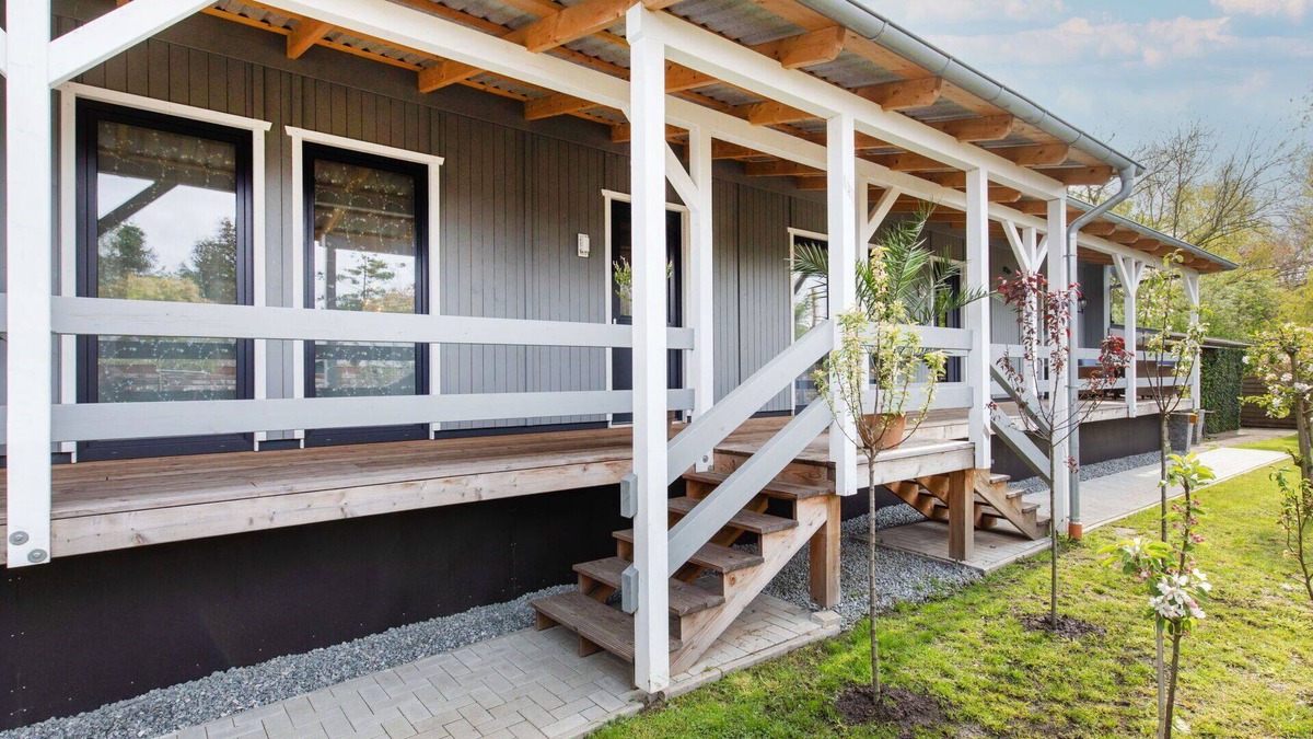 Osten Apartment | Cosy apartment for 4 guests with WIFI, TV, terrace and parking