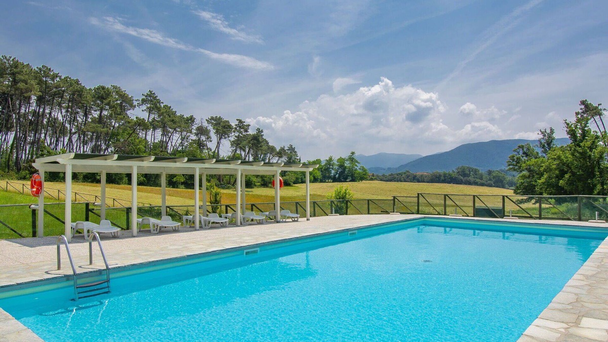 Vicopelago Apartment | Cosy apartment for 4 guests with pool, A/C, TV, patio, pets allowed, panoramic view and parking