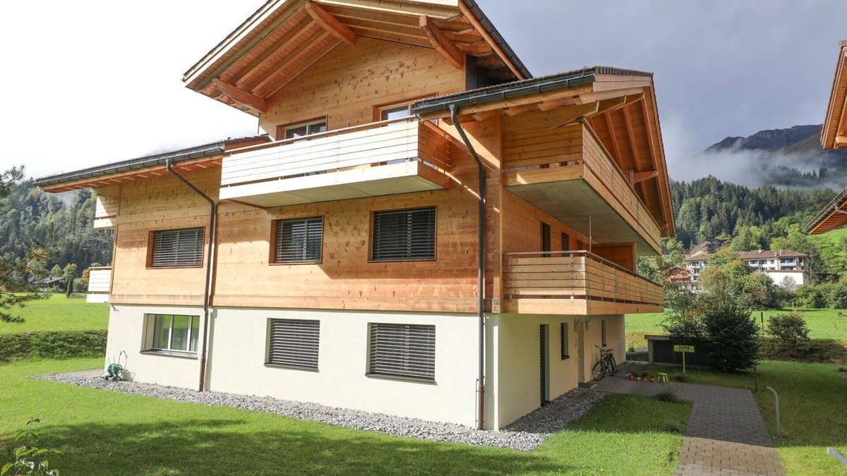 Lenk Apartment | Cosy apartment for 4 guests with WIFI and balcony