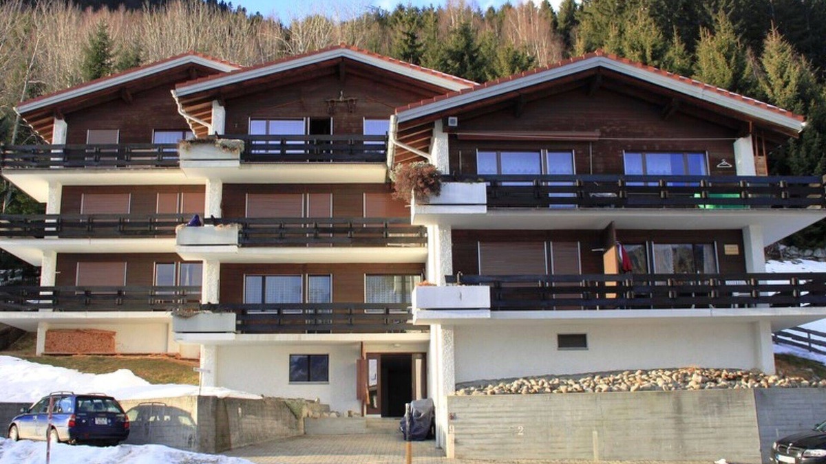 Acletta Apartment | Cosy apartment for 4 people with WIFI, TV, balcony, pets allowed and parking