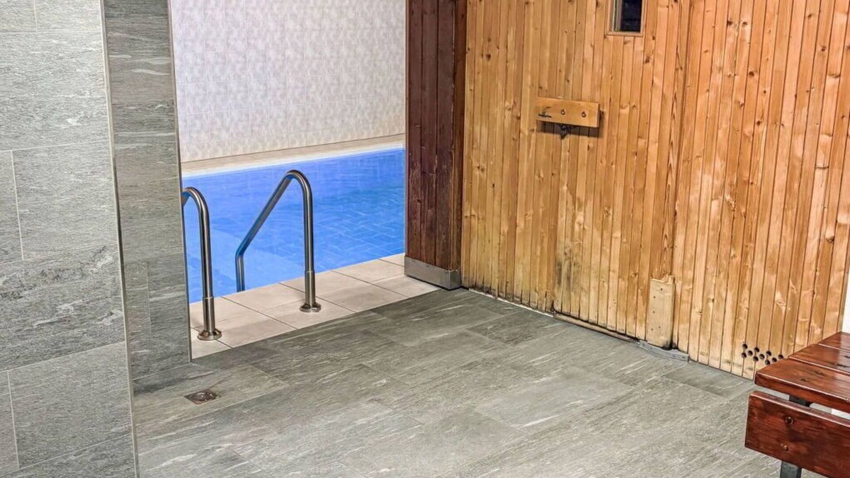 Acletta Apartment | Cosy apartment for 4 people with pool, WIFI, TV, balcony, pets allowed and panoramic view