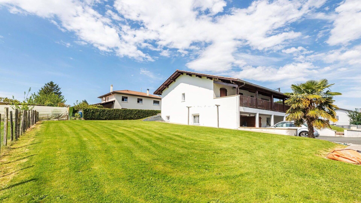 Anglet Apartment | Cosy apartment for 4 people with WIFI, TV and terrace
