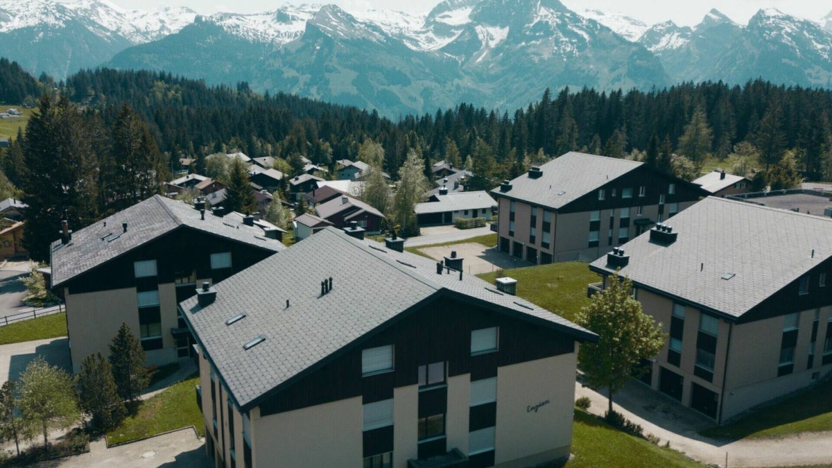 Mitloedi Apartment | Cosy apartment for 4 people with WIFI, TV, balcony, pets allowed and parking