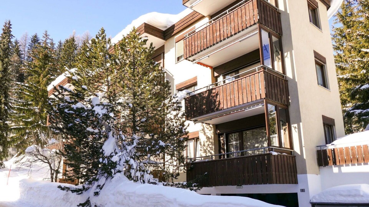 Davos Apartment | Cosy apartment for 4 people with WIFI, TV, terrace, panoramic view and parking