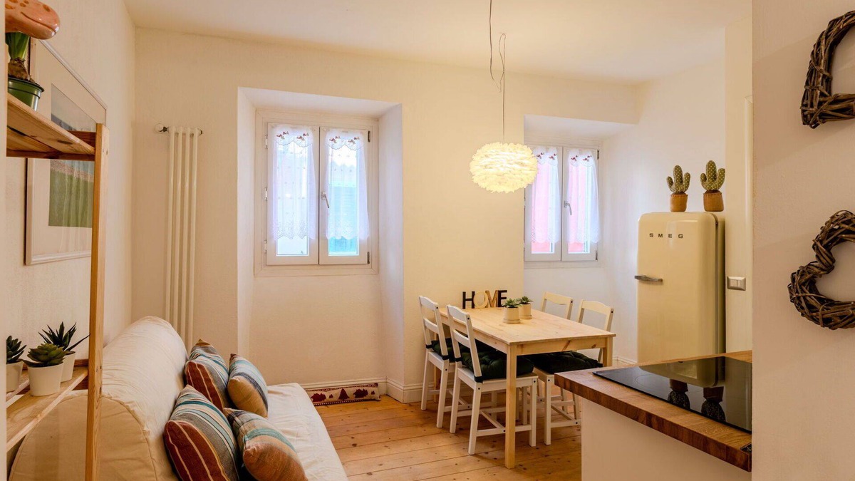 Arco Apartment | Cosy apartment for 4 people with WIFI, TV, pets allowed and parking