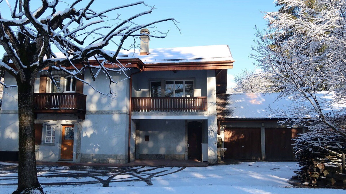 Les Posses-sur-Bex Apartment | Cosy apartment for 4 people with WIFI, TV, balcony and panoramic view