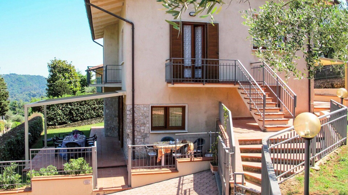 Santa Lucia Apartment | Cosy apartment for 5 guests with WIFI, TV, terrace and parking