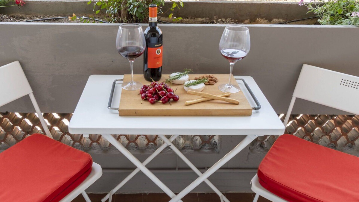 Peretola Apartment | Cosy apartment for 5 people with WIFI, A/C, TV, terrace, panoramic view and parking