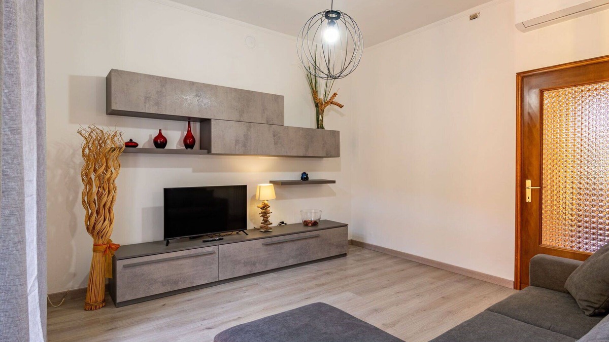 Vendrogno Apartment | Cosy apartment for 5 people with A/C, WIFI, balcony and parking