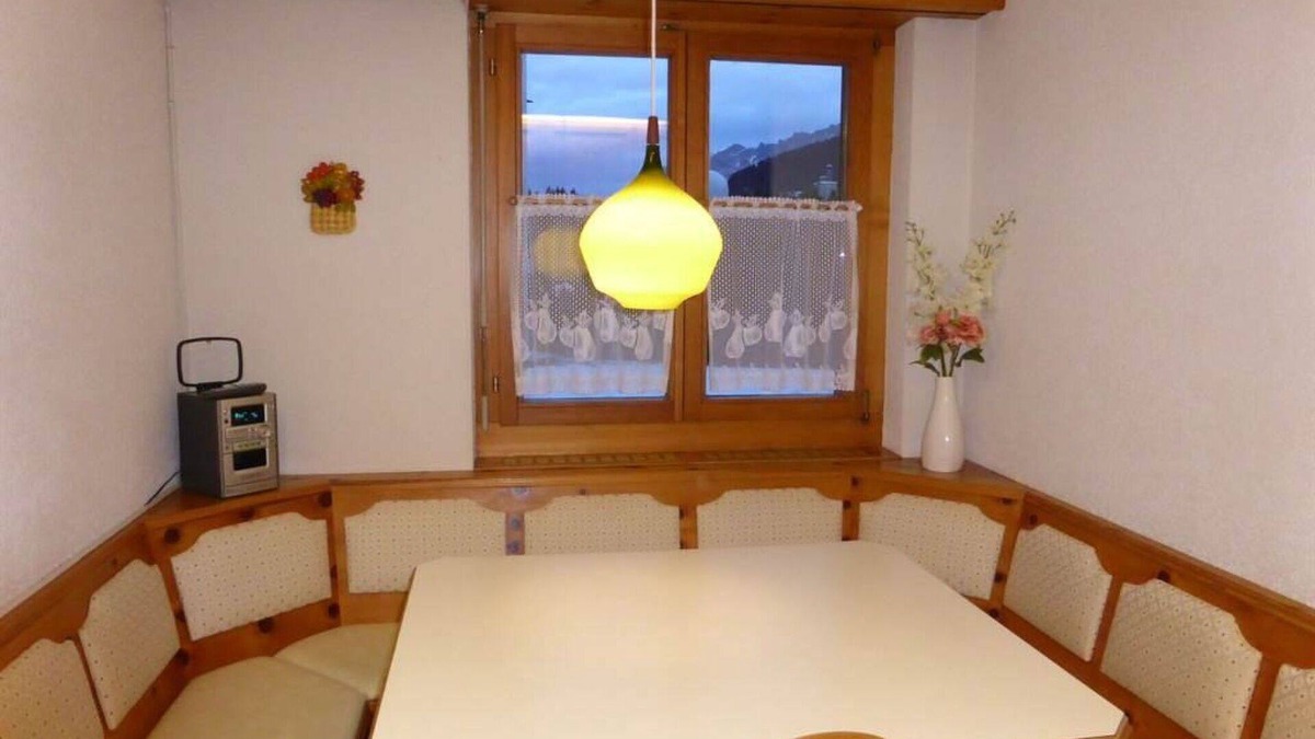 Lenzerheide Apartment | Cosy apartment for 6 guests with WIFI, TV and balcony