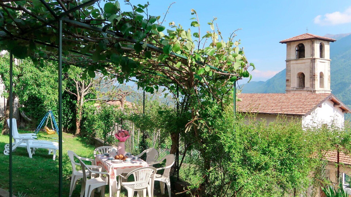 Corrido Apartment | Cosy apartment for 6 guests with WIFI, TV, patio, pets allowed and parking