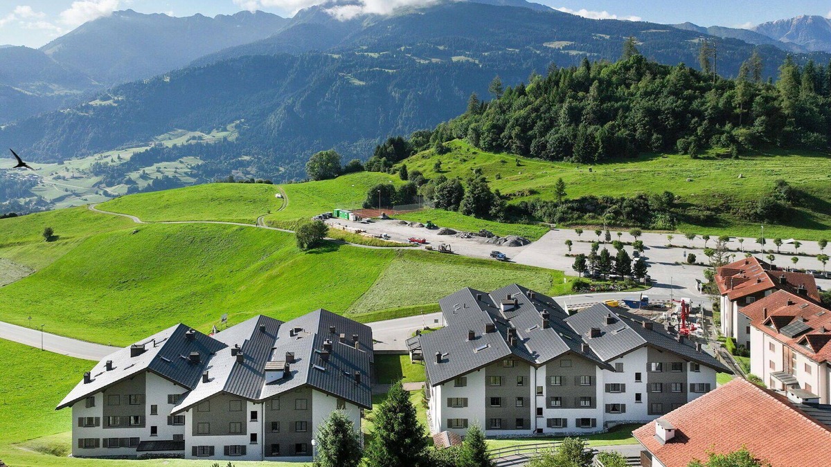 Falera Apartment | Cosy apartment for 6 guests with WIFI, pool, TV, balcony, panoramic view and parking